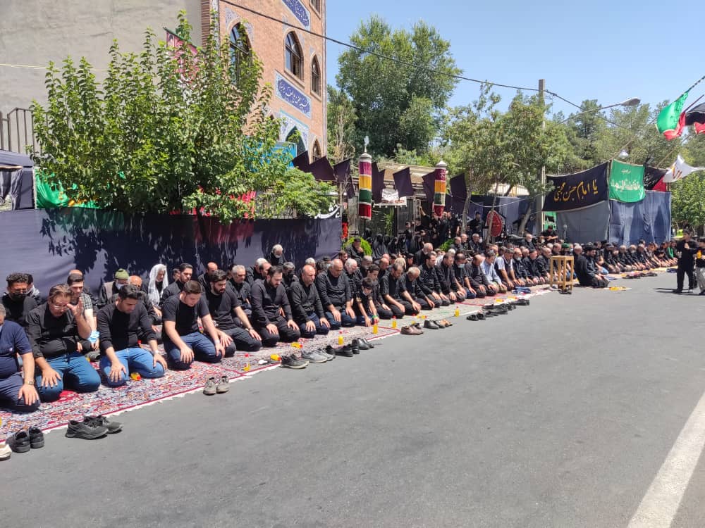 گزارش تصویری نماز ظهر عاشورا